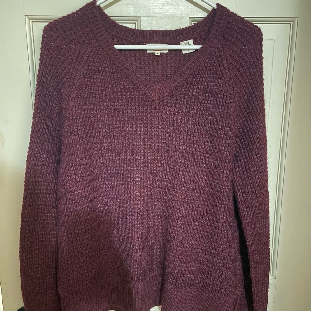 Levi's Women's V-Neck Chunky Knit Sweater in Wine